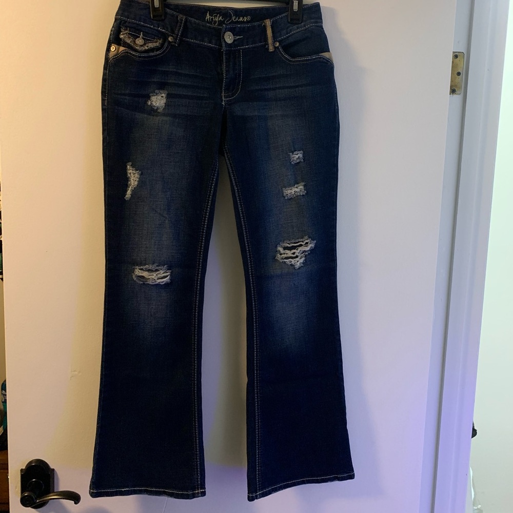 Ariya jeans